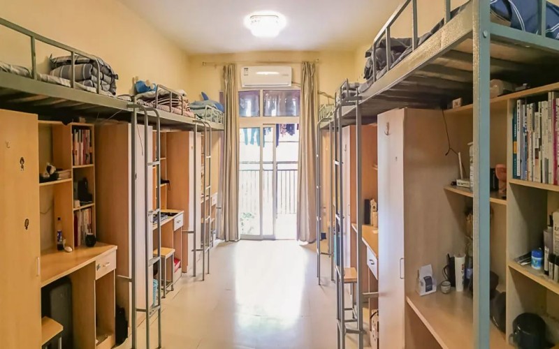 重庆经贸职业学院