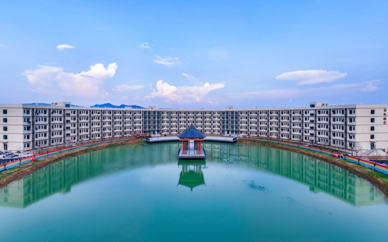 南充电影工业职业学院